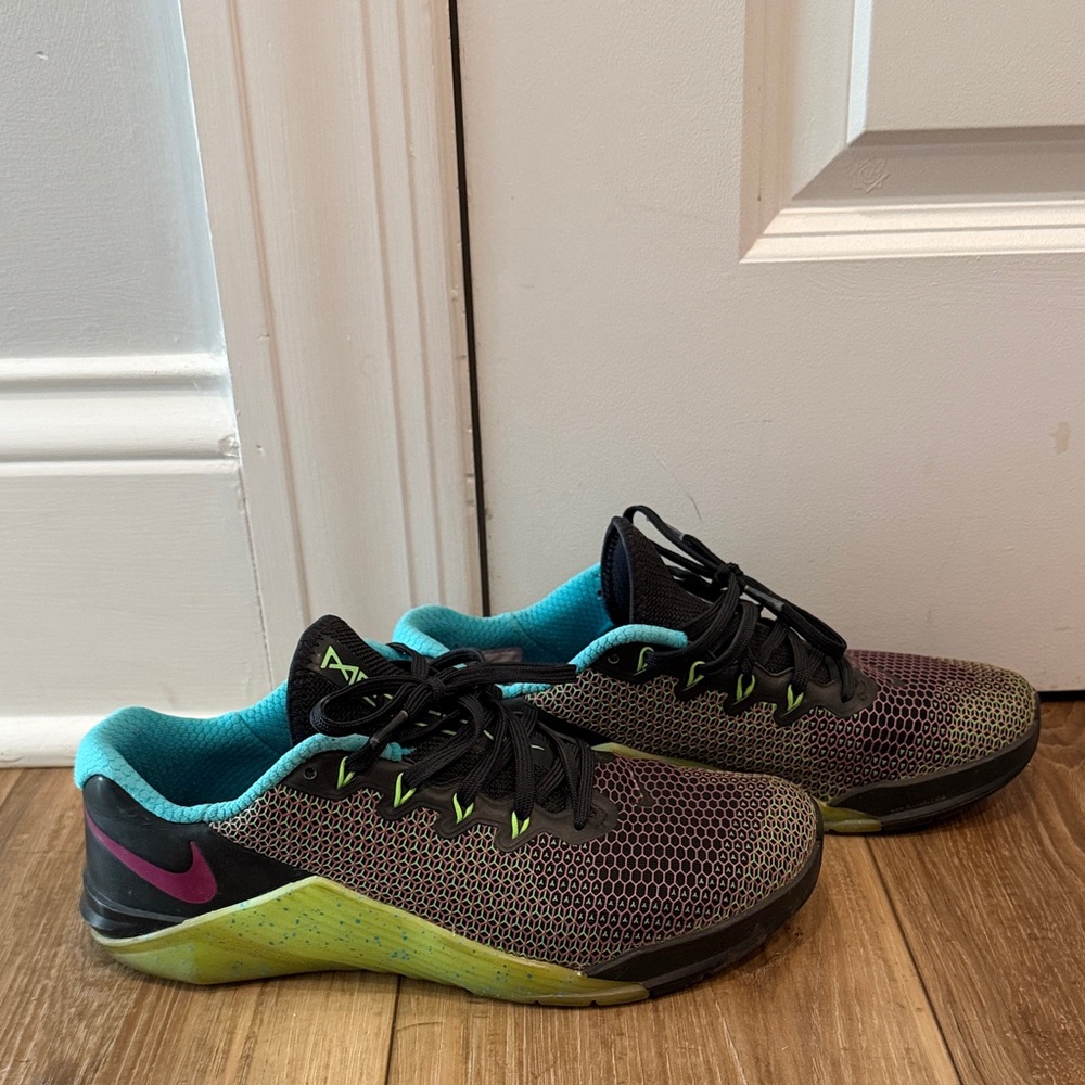 Nike Black and Teal Athletic Shoes